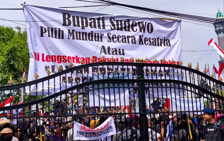 Demo Besar di Pati Desak Bupati Sudewo Mundur