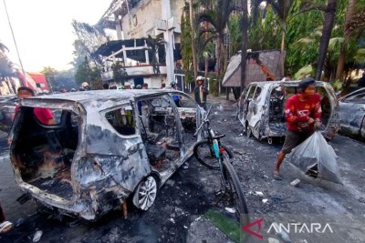 Kerusuhan Demonstrasi di Makassar: 10 Korban Tewas Termasuk Terbakar saat Kantor DPRD Dibakar Massa