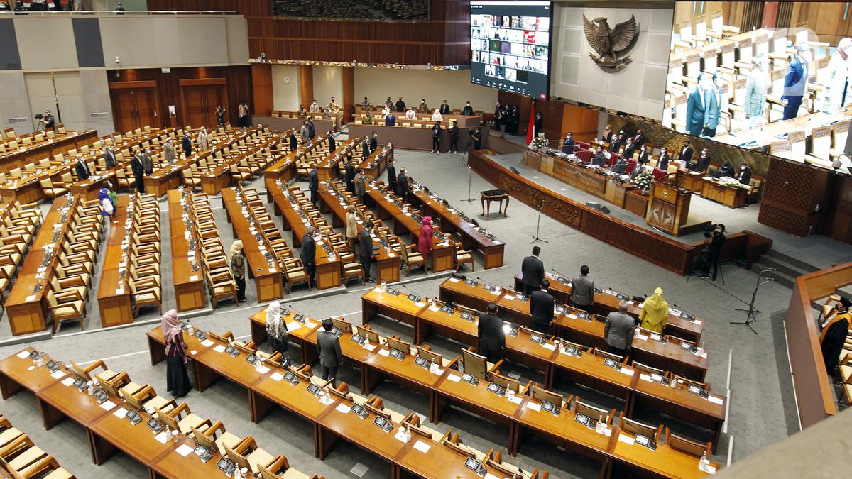 Dinamika Politik Indonesia 2025: Generasi Z, Media Sosial, dan Arah Baru Demokrasi Digital